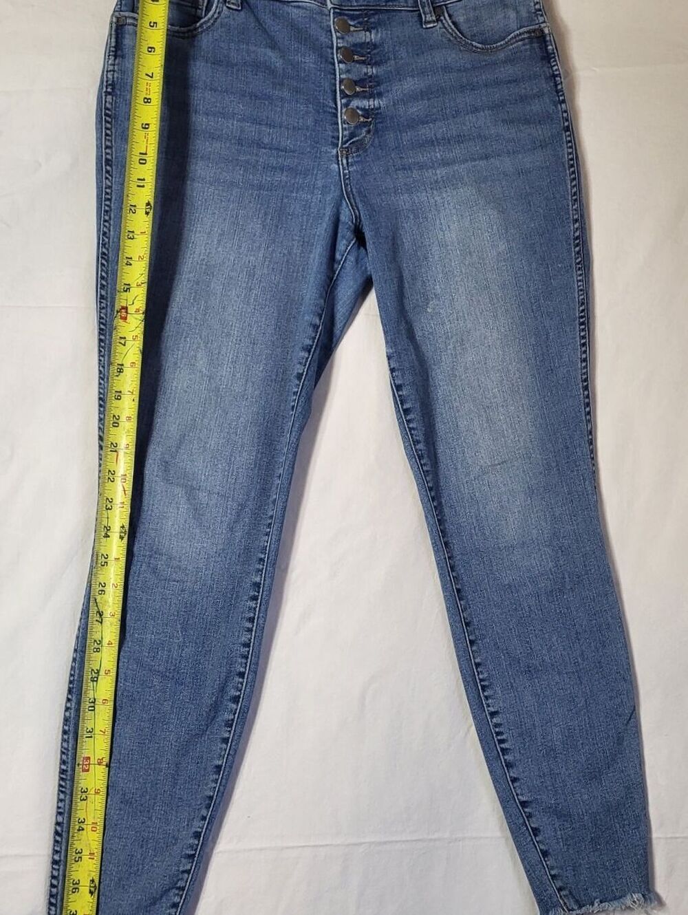 Kut From The Kloth Women's High Waist Button Fly Skinny Jeans Size 12 with Fray - Picture 3 of 9